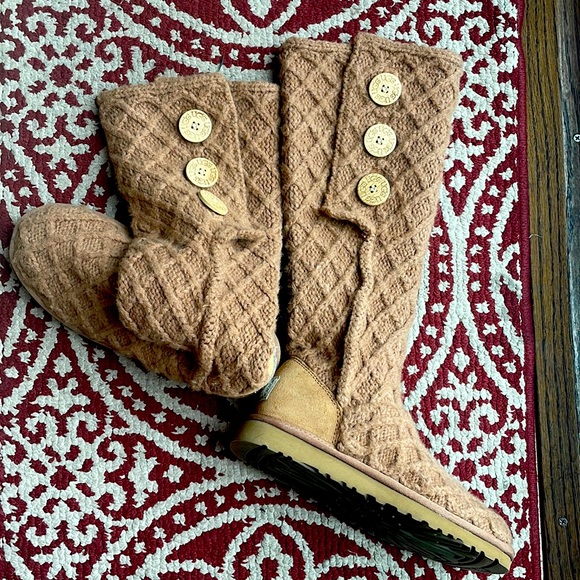 UGG Shoes - UGG Knit Sweater Boot Style: Lattice Cardy.